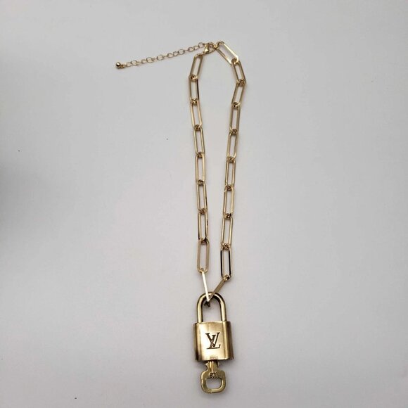 Authentic Louis Vuitton Lock & Key w/ Unbranded Gold Plated Gold Chain Necklace - Picture 8 of 8